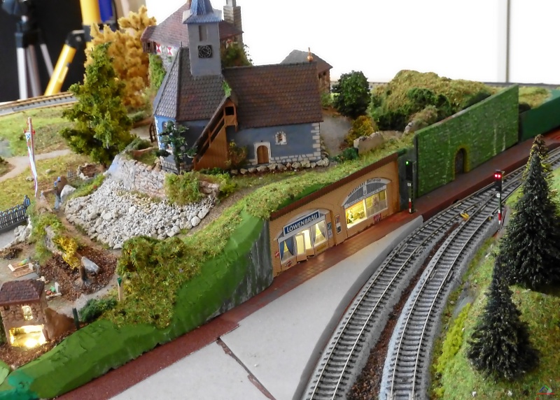 214 Klosterschaenke.JPG - Die in den Fels gehauene Klosterschänke öffnet bald für die Gäste